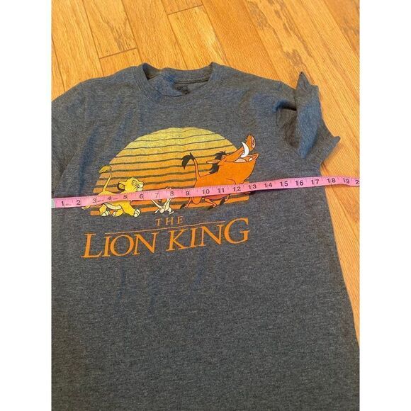 Disney, juniors Lion King graphic short sleeve cotton t - shirt size small - Picture 4 of 6